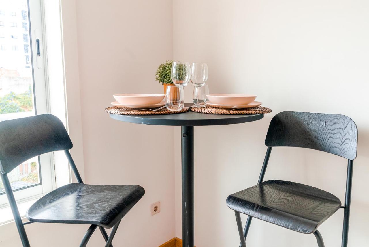 Sunny Studio In The Heart Of Lapa - 5Min Walk To Metro! Porto Eksteriør billede